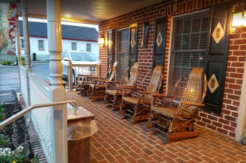 Country Living Inn Smoketown  Экстерьер фото
