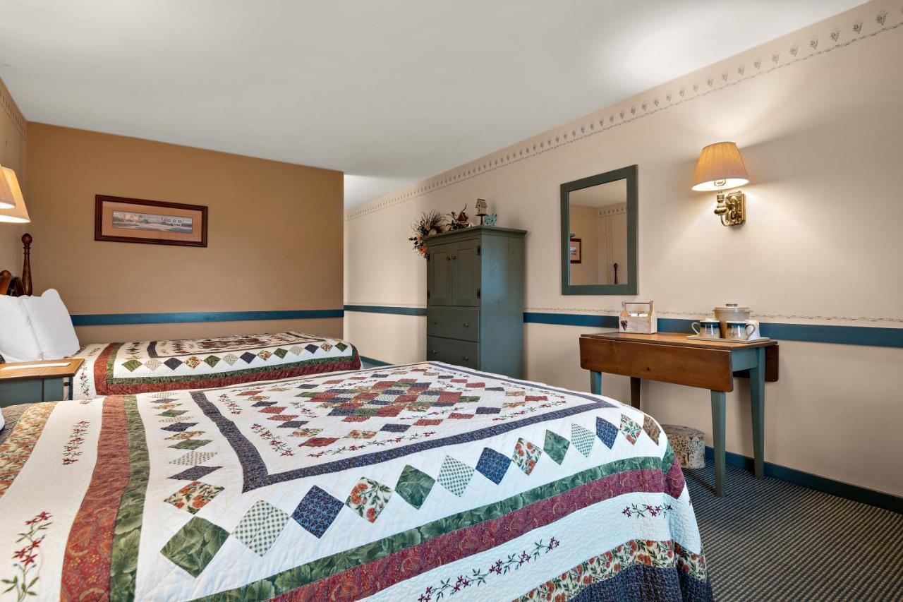 Country Living Inn Smoketown  Экстерьер фото