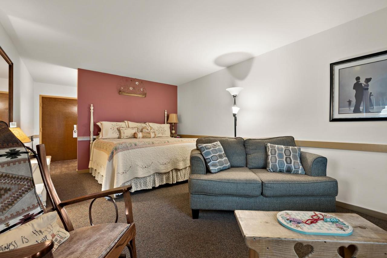 Country Living Inn Smoketown  Экстерьер фото