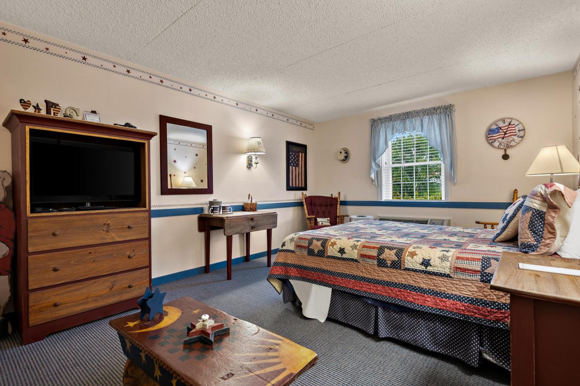 Country Living Inn Smoketown  Экстерьер фото