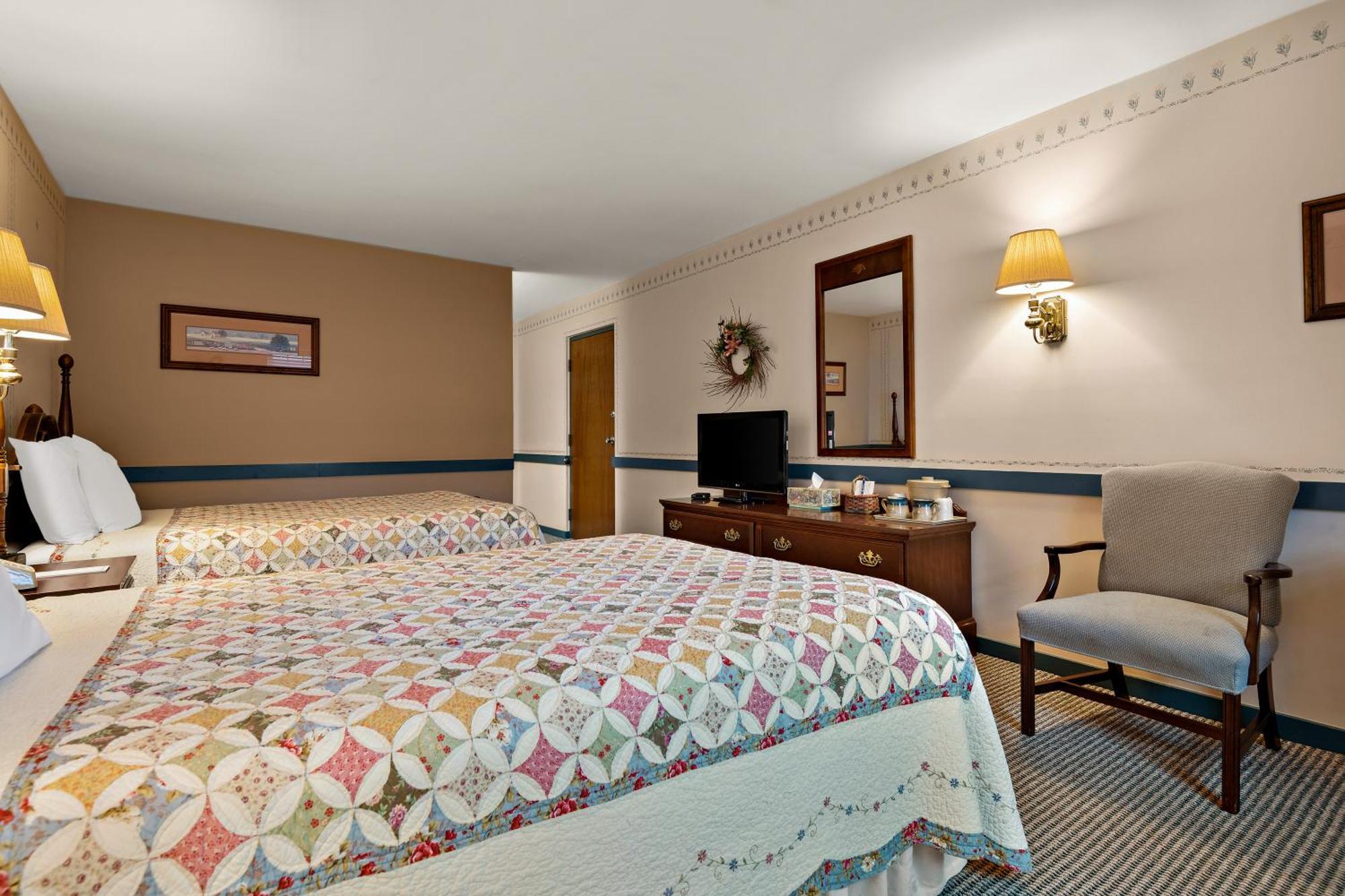 Country Living Inn Smoketown  Экстерьер фото