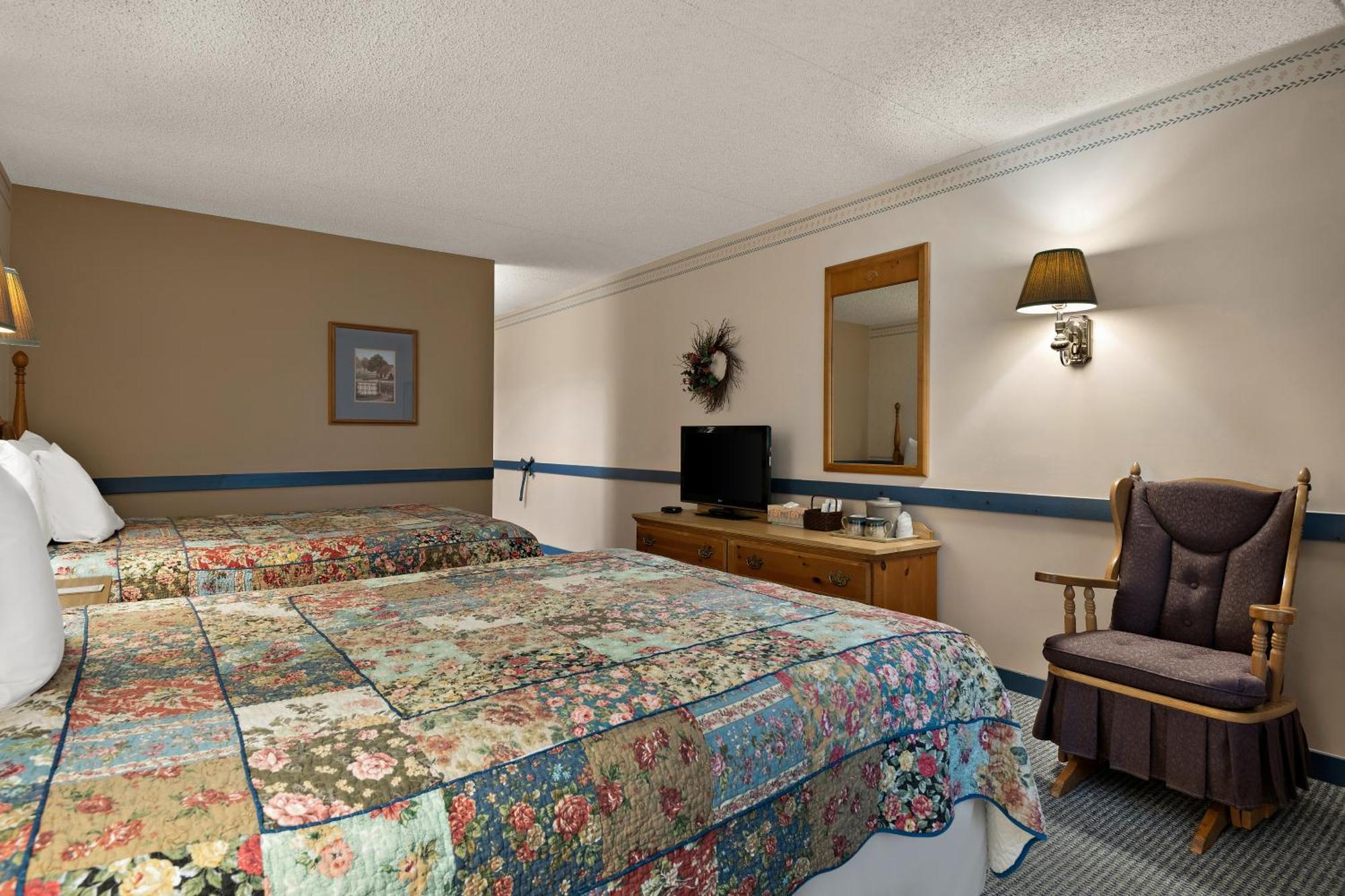 Country Living Inn Smoketown  Экстерьер фото